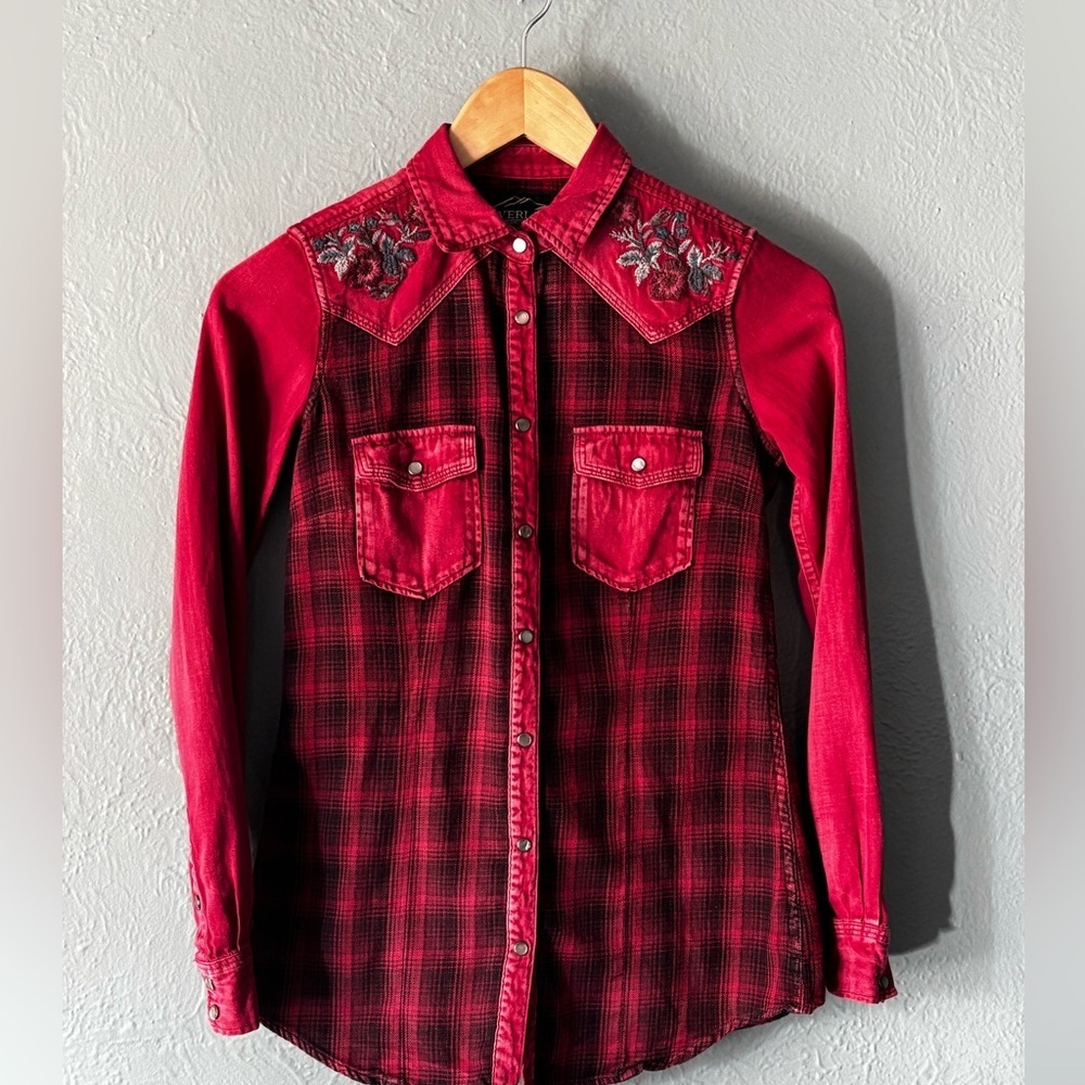 Overland | Plaid Snap Button Top w/ Floral Embroidery | Red | XS